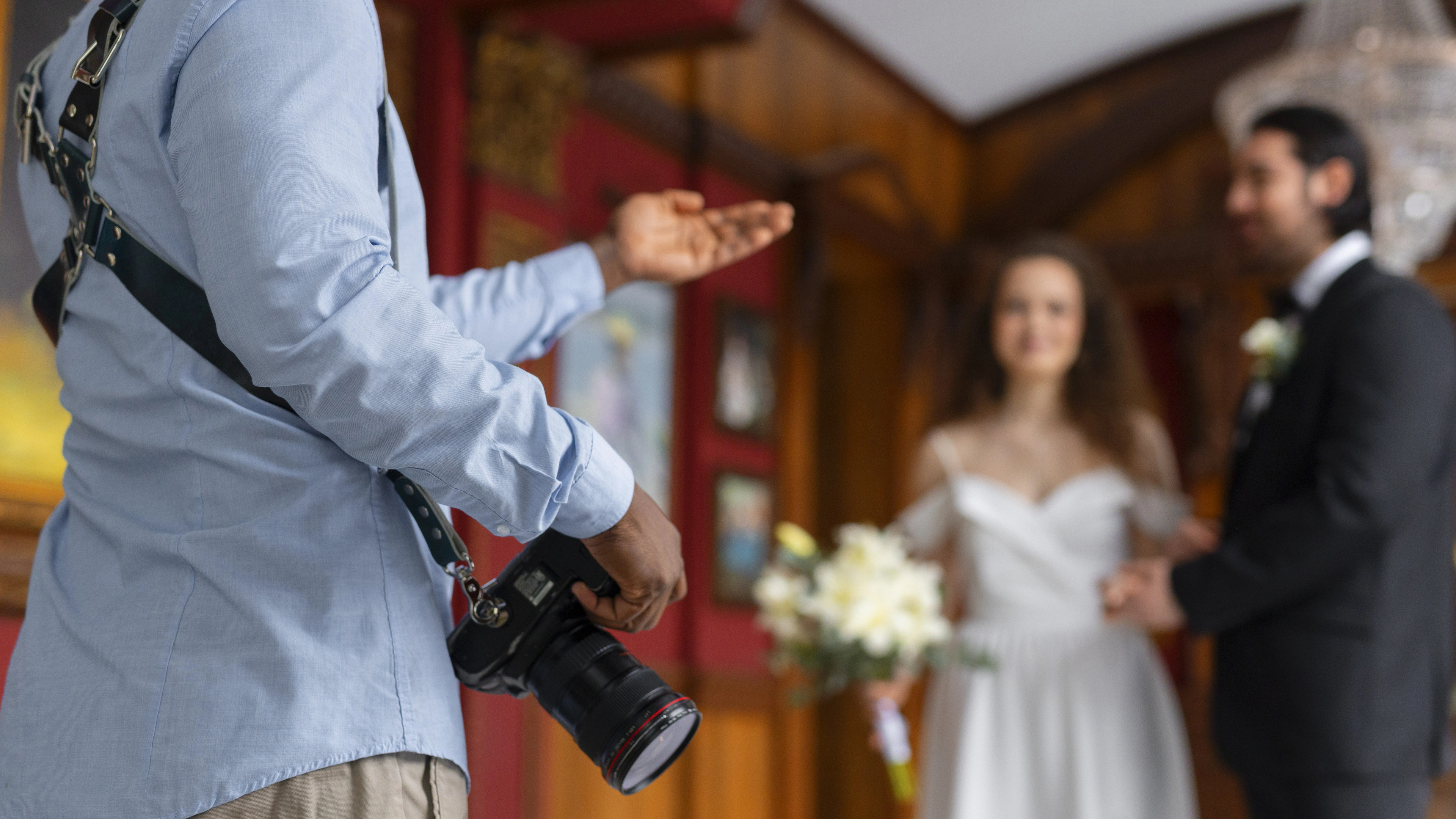Anyone know what software is used for instant photo sharing at weddings?